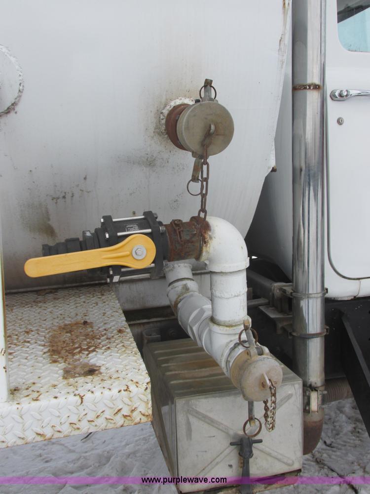 image for item E5280 1974 Mack DM600 water truck