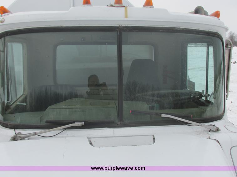 image for item E5280 1974 Mack DM600 water truck