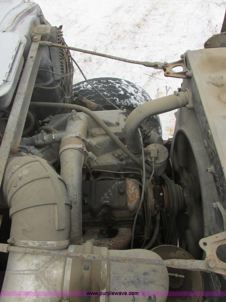 image for item E5280 1974 Mack DM600 water truck