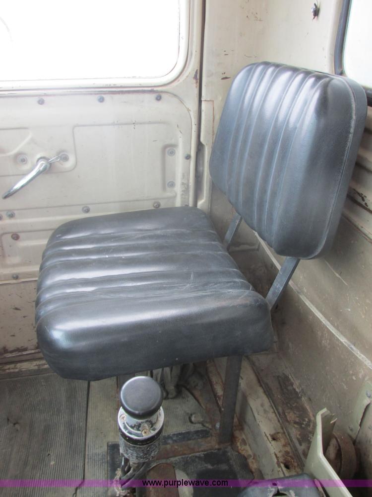 image for item E5280 1974 Mack DM600 water truck