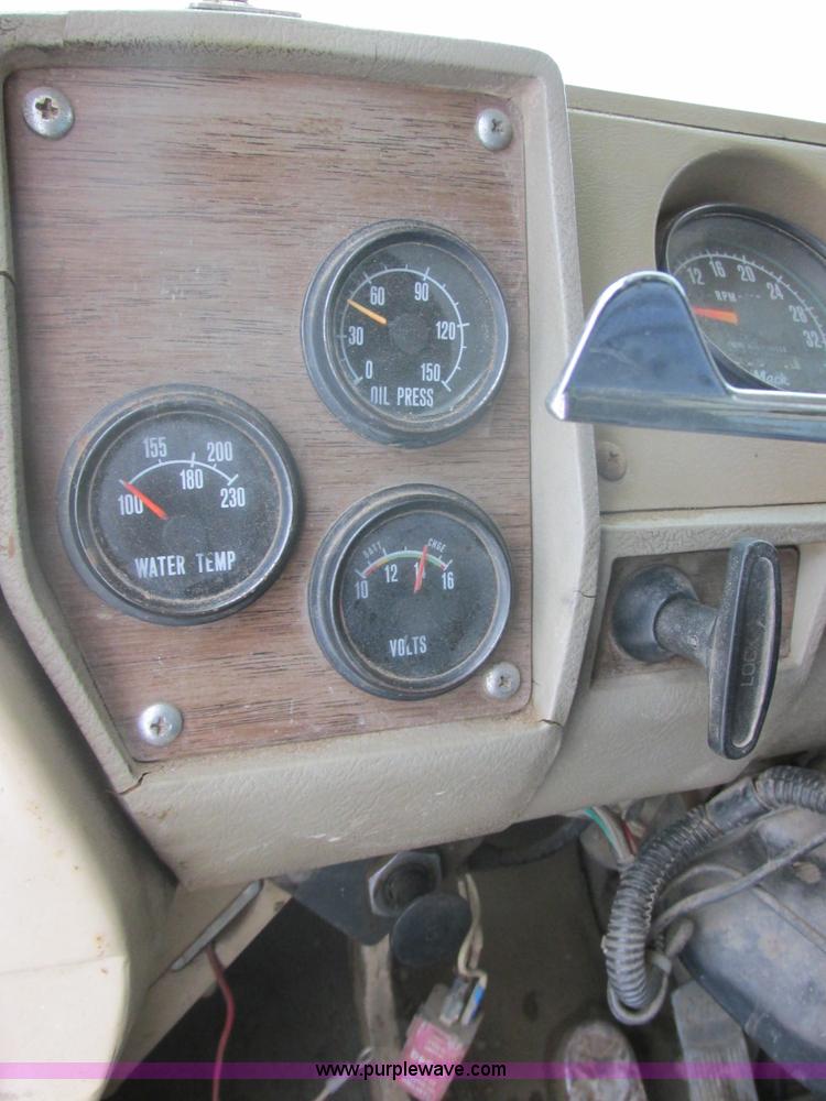 image for item E5280 1974 Mack DM600 water truck