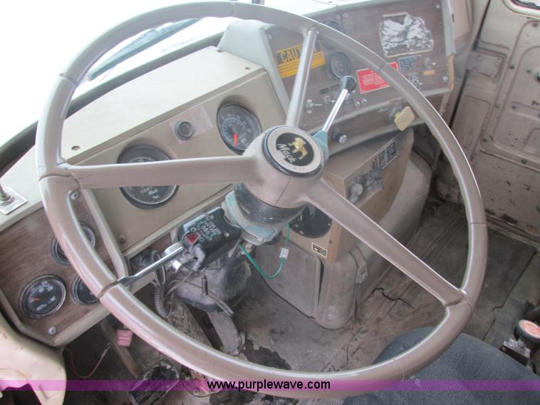 image for item E5280 1974 Mack DM600 water truck