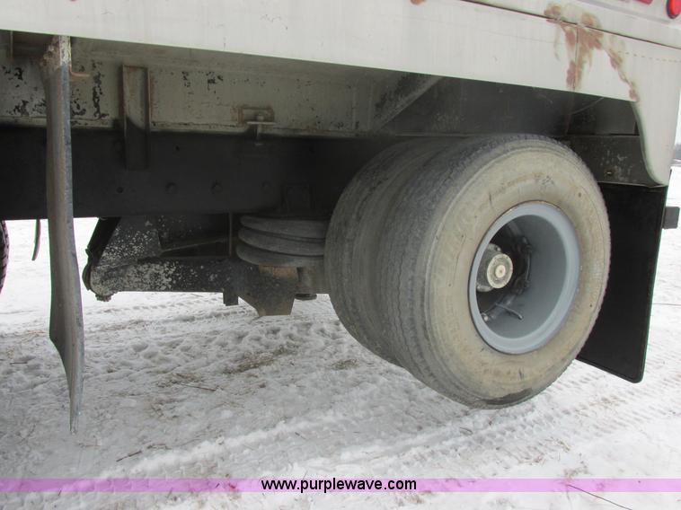 image for item E5281 1995 Mack RB688S water truck