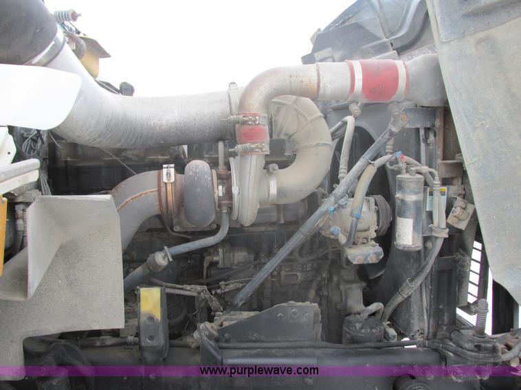 image for item E5281 1995 Mack RB688S water truck