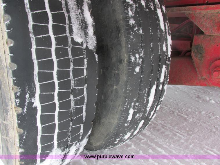 image for item E5282 2000 Landoll 930 Hydratail equipment trailer