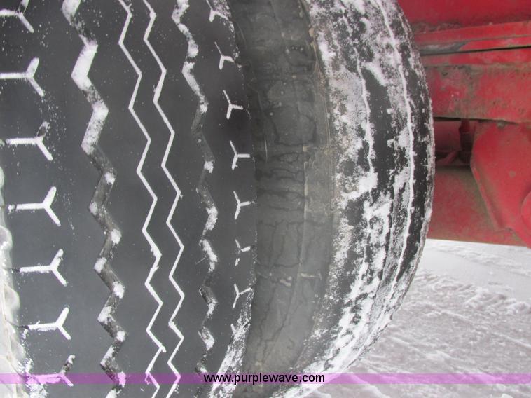 image for item E5282 2000 Landoll 930 Hydratail equipment trailer