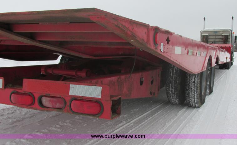 image for item E5282 2000 Landoll 930 Hydratail equipment trailer