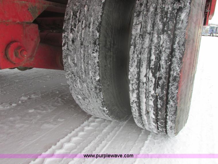 image for item E5282 2000 Landoll 930 Hydratail equipment trailer