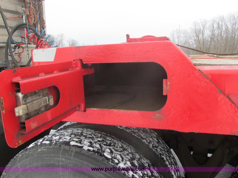 image for item E5282 2000 Landoll 930 Hydratail equipment trailer