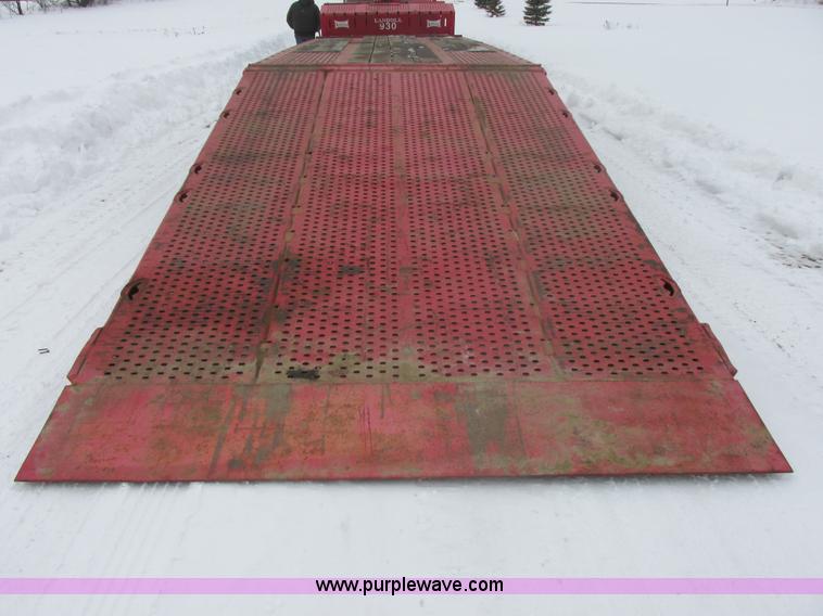 image for item E5282 2000 Landoll 930 Hydratail equipment trailer