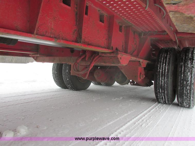 image for item E5282 2000 Landoll 930 Hydratail equipment trailer