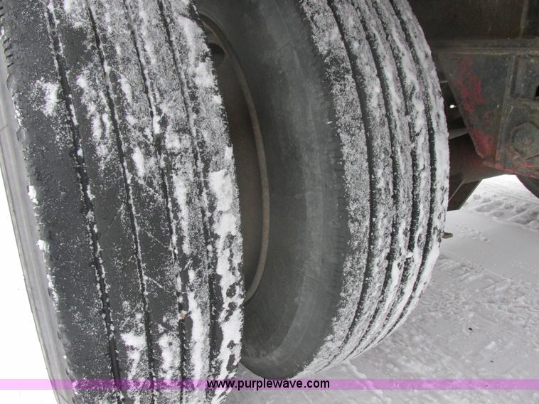 image for item E5283 1986 Trail King TS7DCS-482 spread axle drop deck equipment trailer