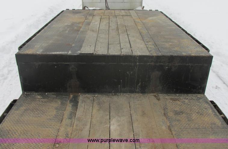 image for item E5283 1986 Trail King TS7DCS-482 spread axle drop deck equipment trailer