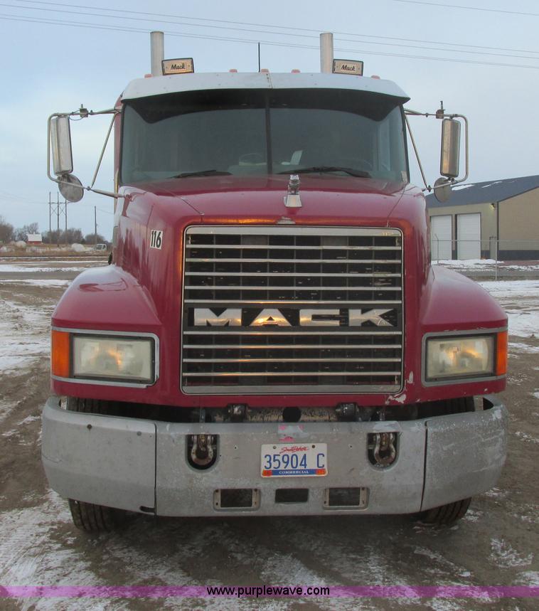 image for item E5284 1992 Mack CH613 semi truck