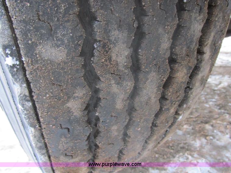 image for item E5284 1992 Mack CH613 semi truck