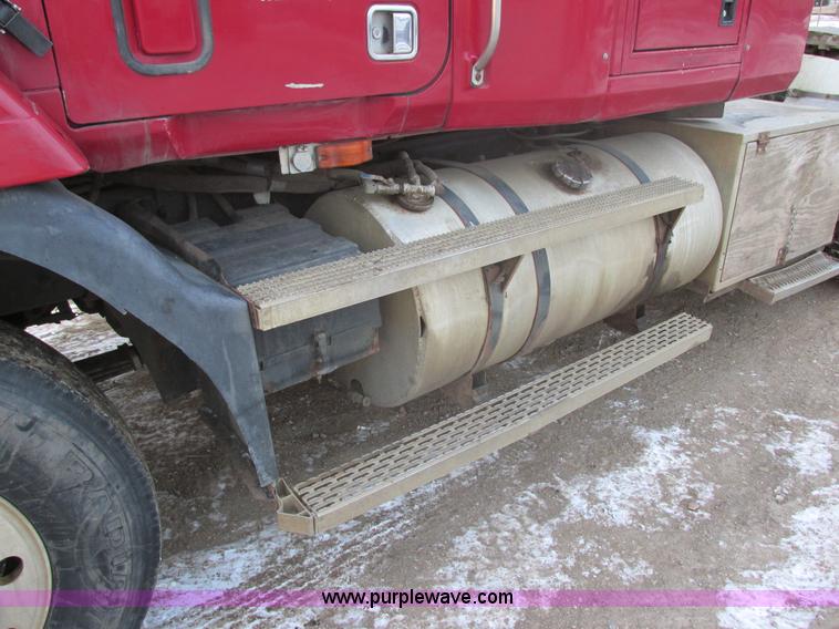 image for item E5284 1992 Mack CH613 semi truck