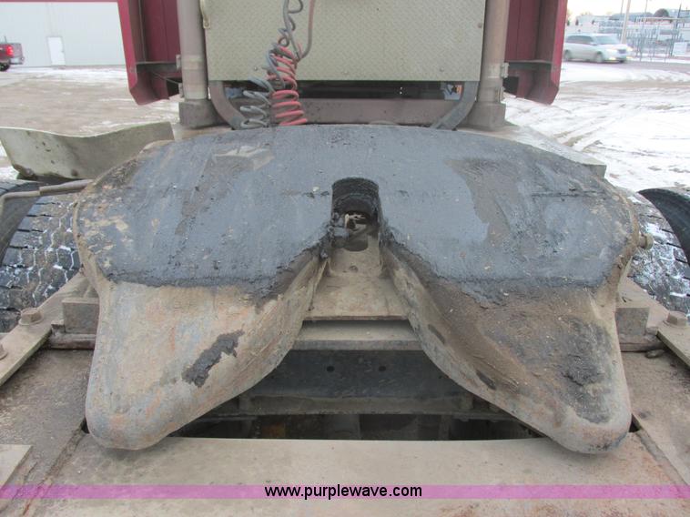 image for item E5284 1992 Mack CH613 semi truck