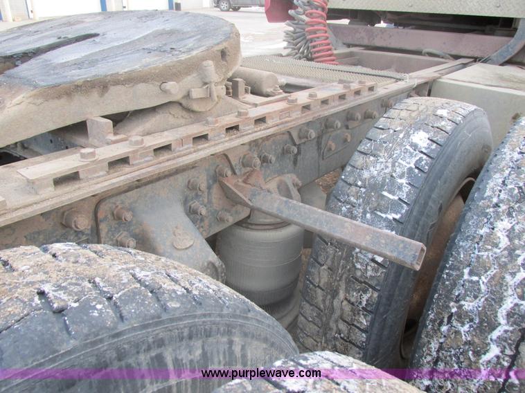 image for item E5284 1992 Mack CH613 semi truck