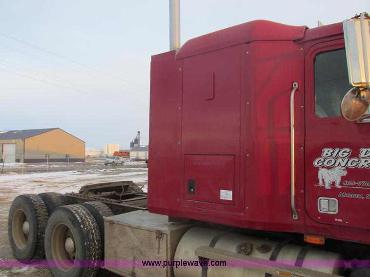 image for item E5284 1992 Mack CH613 semi truck