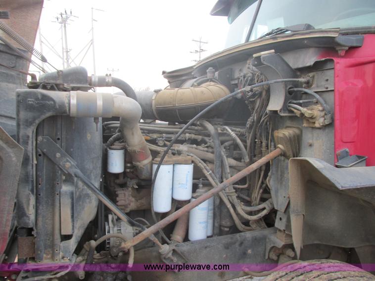 image for item E5284 1992 Mack CH613 semi truck