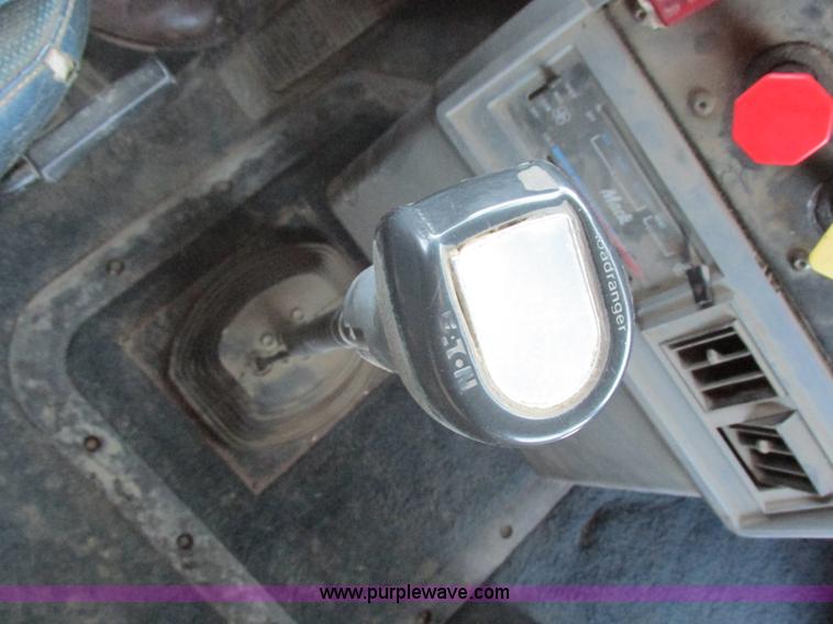 image for item E5284 1992 Mack CH613 semi truck