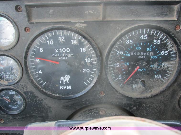 image for item E5284 1992 Mack CH613 semi truck