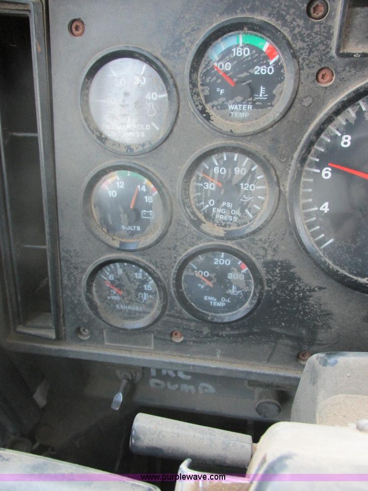 image for item E5284 1992 Mack CH613 semi truck