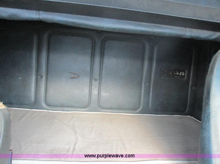 image for item E5284 1992 Mack CH613 semi truck