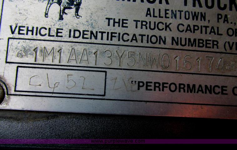 image for item E5284 1992 Mack CH613 semi truck