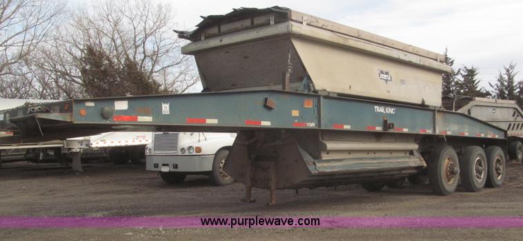 image for item F7262 1985 Trail King BD22-383A 40' triple axle belly dump trailer
