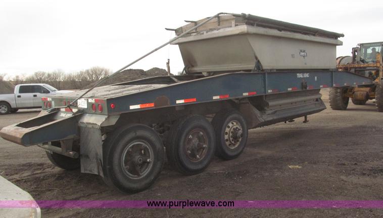 image for item F7262 1985 Trail King BD22-383A 40' triple axle belly dump trailer