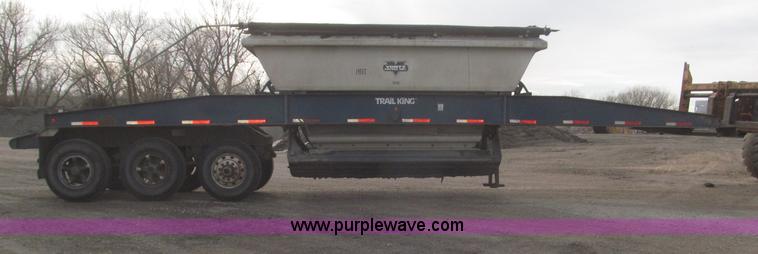 image for item F7262 1985 Trail King BD22-383A 40' triple axle belly dump trailer