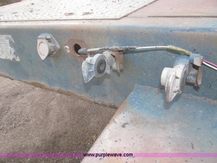 image for item F7262 1985 Trail King BD22-383A 40' triple axle belly dump trailer