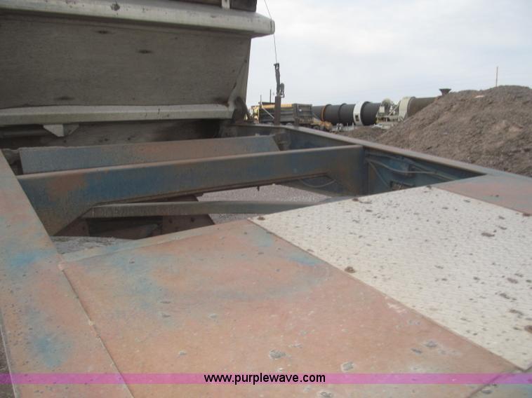 image for item F7262 1985 Trail King BD22-383A 40' triple axle belly dump trailer