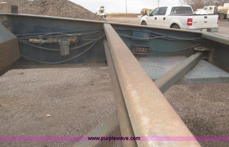 image for item F7262 1985 Trail King BD22-383A 40' triple axle belly dump trailer