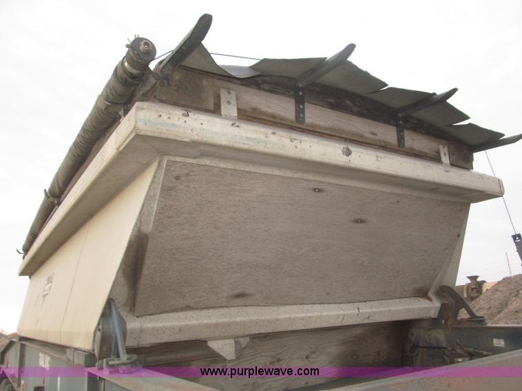 image for item F7262 1985 Trail King BD22-383A 40' triple axle belly dump trailer