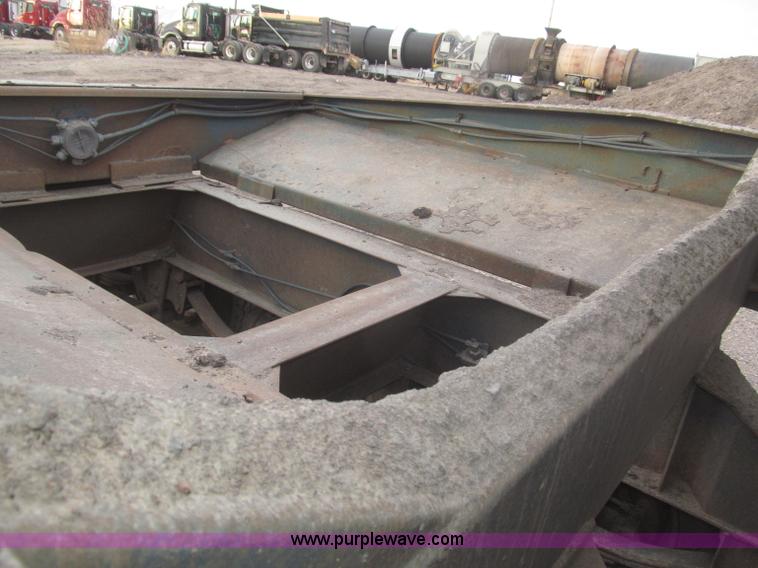 image for item F7262 1985 Trail King BD22-383A 40' triple axle belly dump trailer