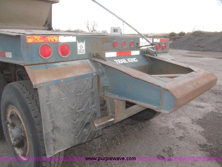 image for item F7262 1985 Trail King BD22-383A 40' triple axle belly dump trailer