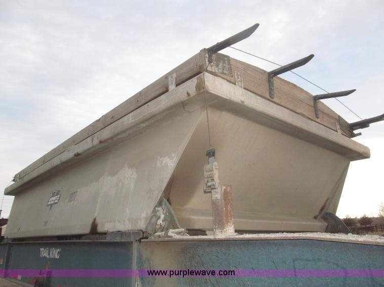 image for item F7262 1985 Trail King BD22-383A 40' triple axle belly dump trailer