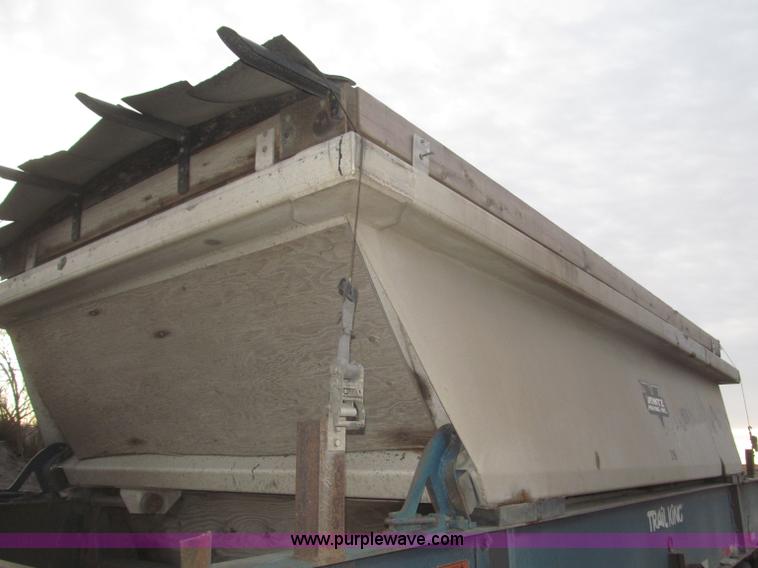 image for item F7262 1985 Trail King BD22-383A 40' triple axle belly dump trailer