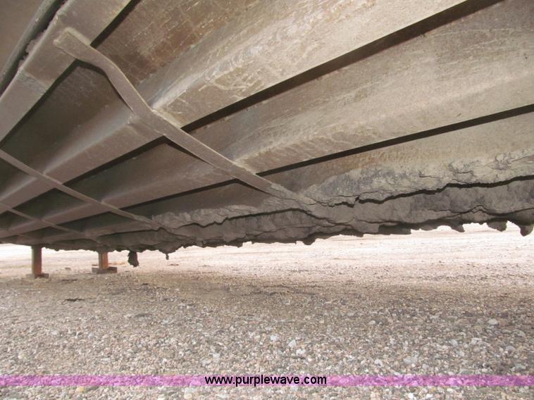 image for item F7262 1985 Trail King BD22-383A 40' triple axle belly dump trailer