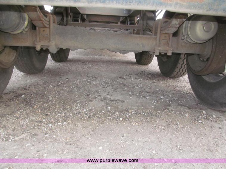 image for item F7262 1985 Trail King BD22-383A 40' triple axle belly dump trailer