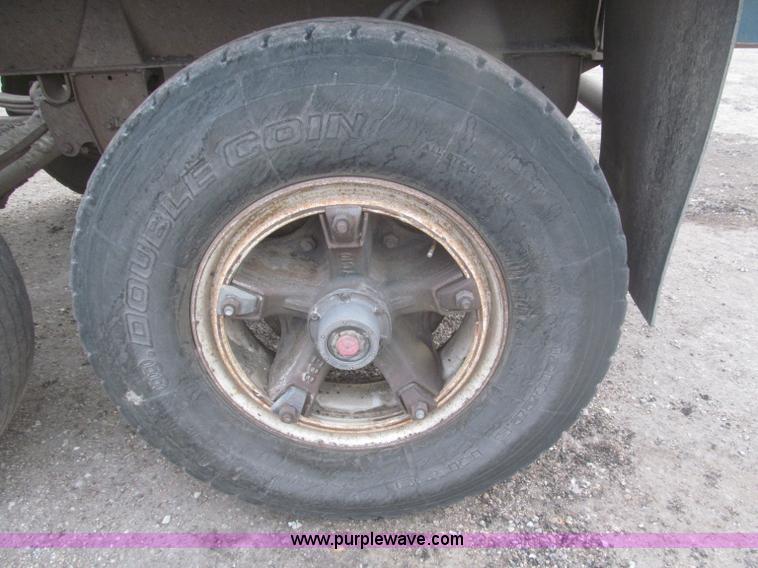 image for item F7262 1985 Trail King BD22-383A 40' triple axle belly dump trailer