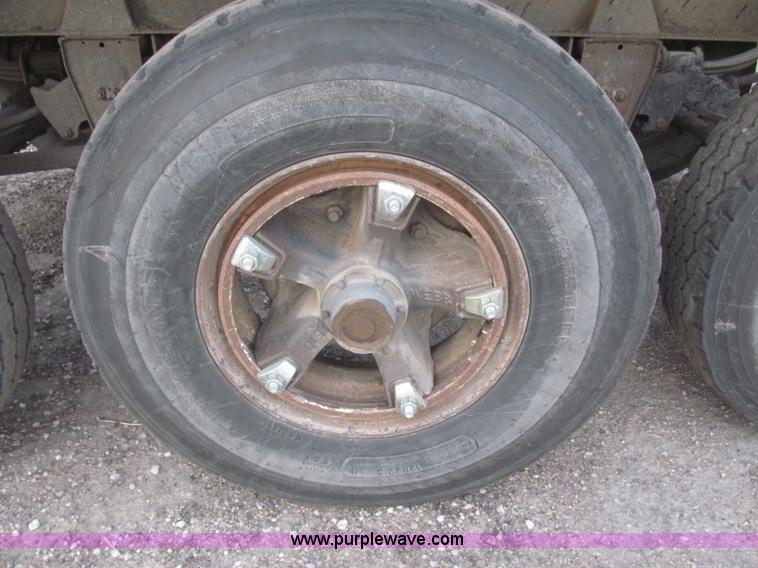 image for item F7262 1985 Trail King BD22-383A 40' triple axle belly dump trailer