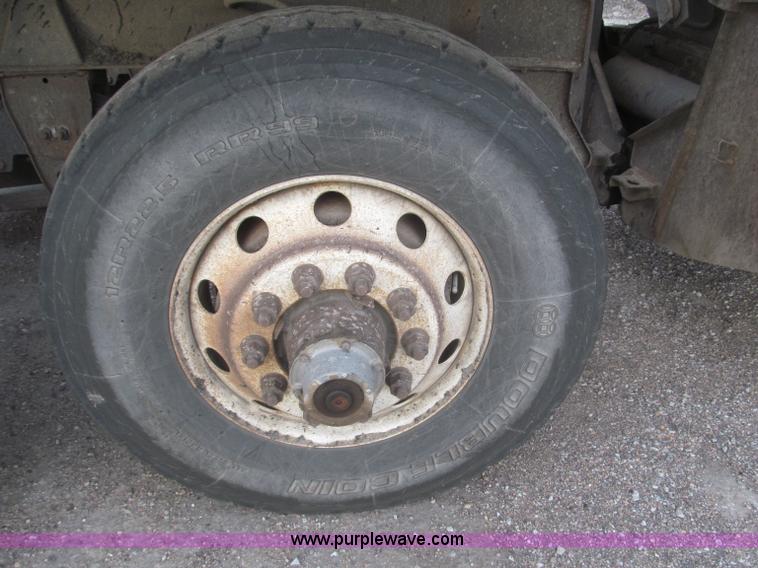 image for item F7262 1985 Trail King BD22-383A 40' triple axle belly dump trailer