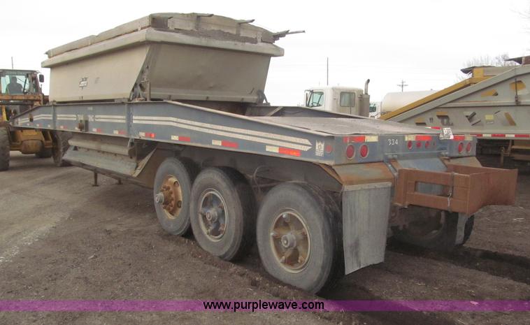 image for item F7263 1985 Trail King BD22-383A 40' triple axle belly dump trailer