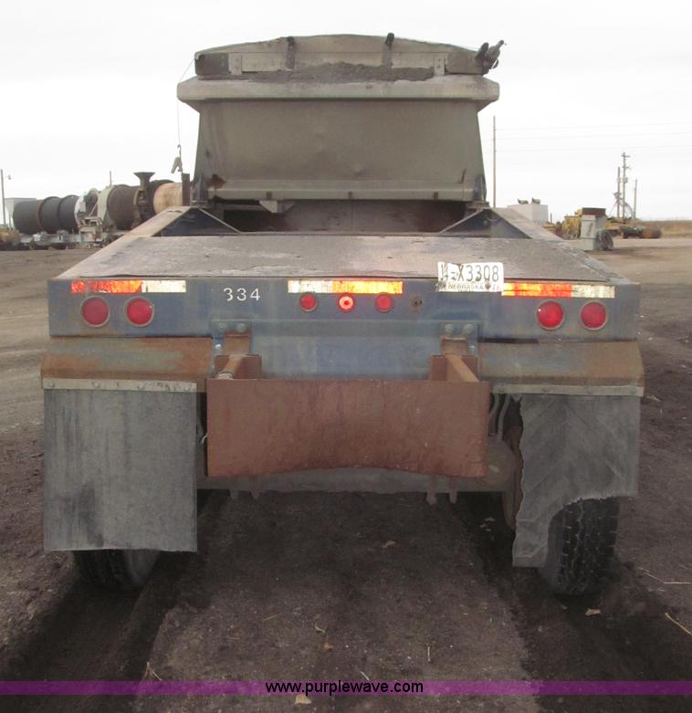 image for item F7263 1985 Trail King BD22-383A 40' triple axle belly dump trailer