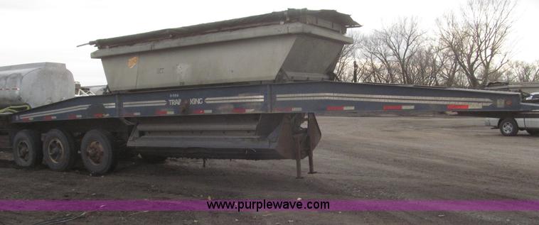 image for item F7263 1985 Trail King BD22-383A 40' triple axle belly dump trailer