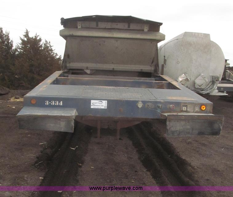 image for item F7263 1985 Trail King BD22-383A 40' triple axle belly dump trailer