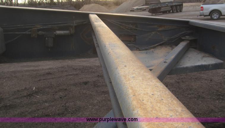 image for item F7263 1985 Trail King BD22-383A 40' triple axle belly dump trailer